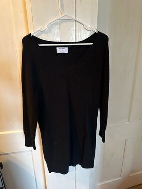 Old Navy Black Long Sleeve V-Neck Sweater Dress